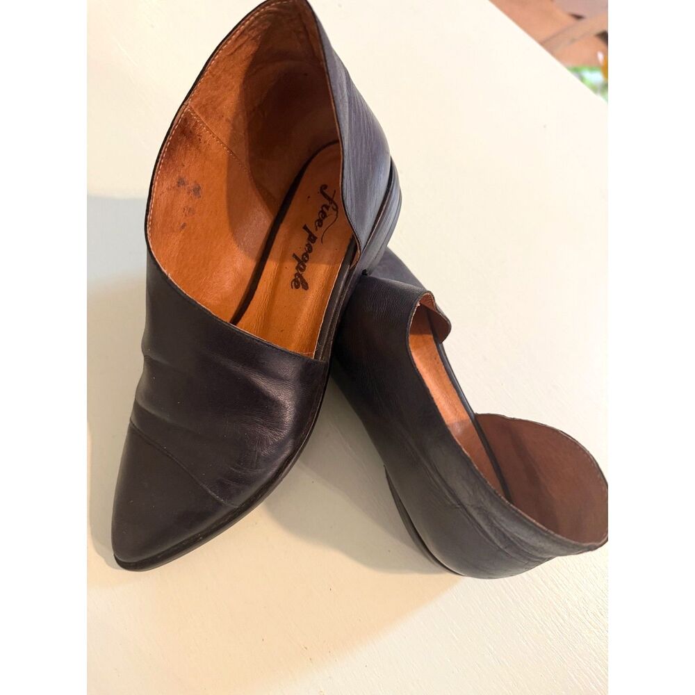 Free People Royale Flat Black Leather Cutout Pointed Toe Shoes EU 37 US 7